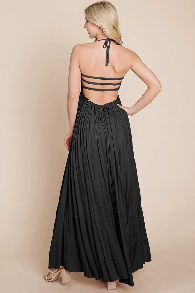 Backless Bohemian Pleated Maxi Dress with Stylish Smocked Accents