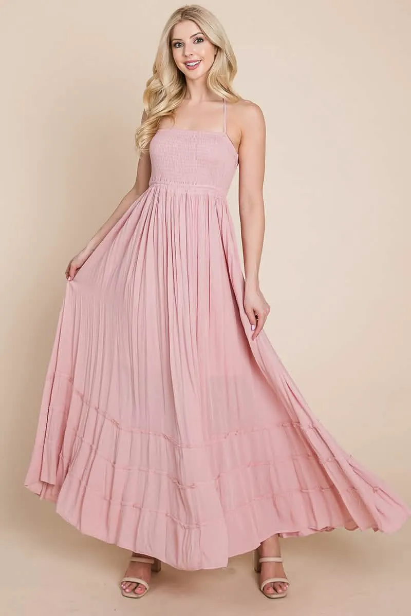 Backless Bohemian Pleated Maxi Dress with Stylish Smocked Accents