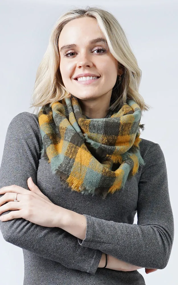 ESC10403 Plaid Infinity Scarf w/Fringes