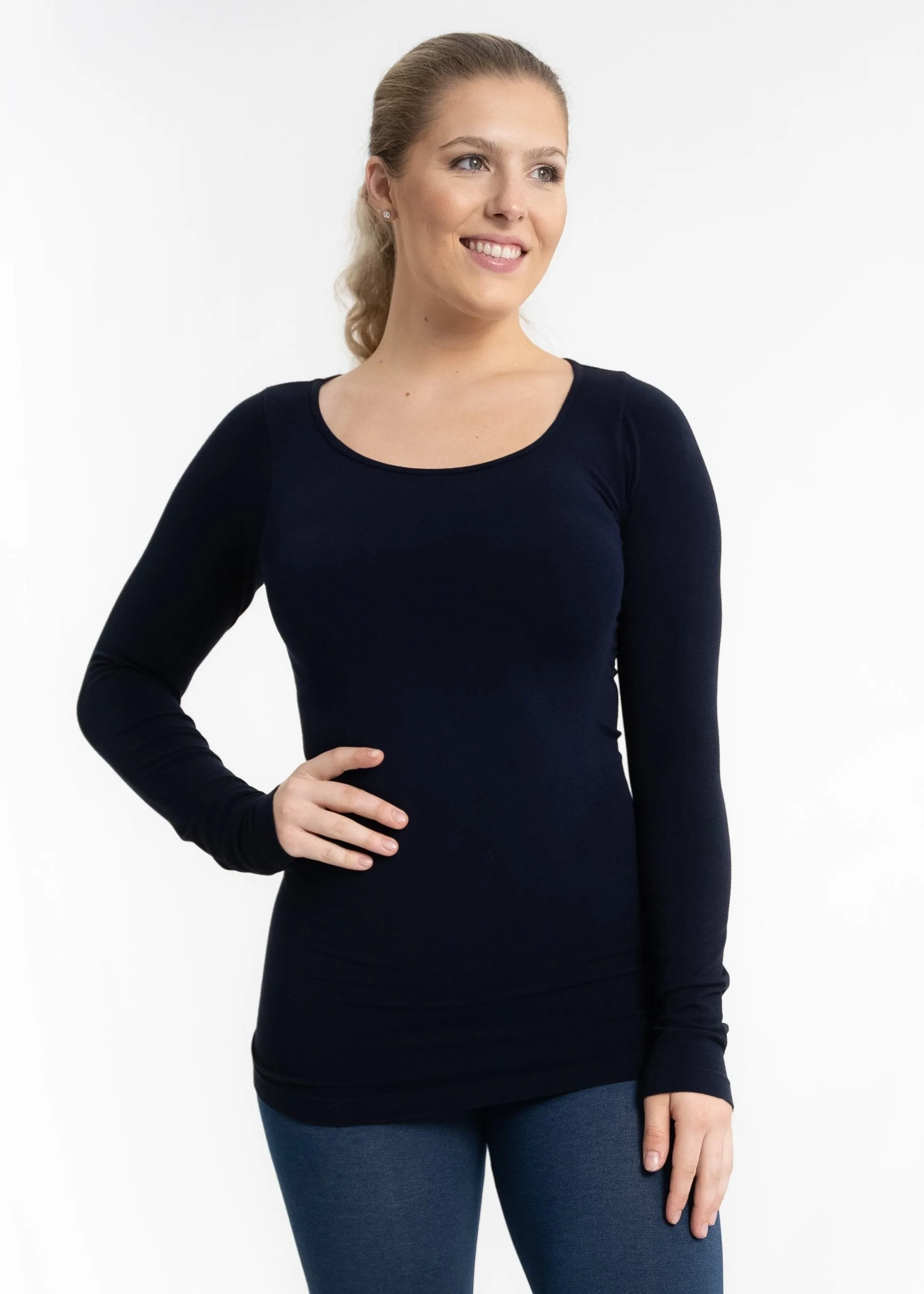 NAVY LS KNIT TOP