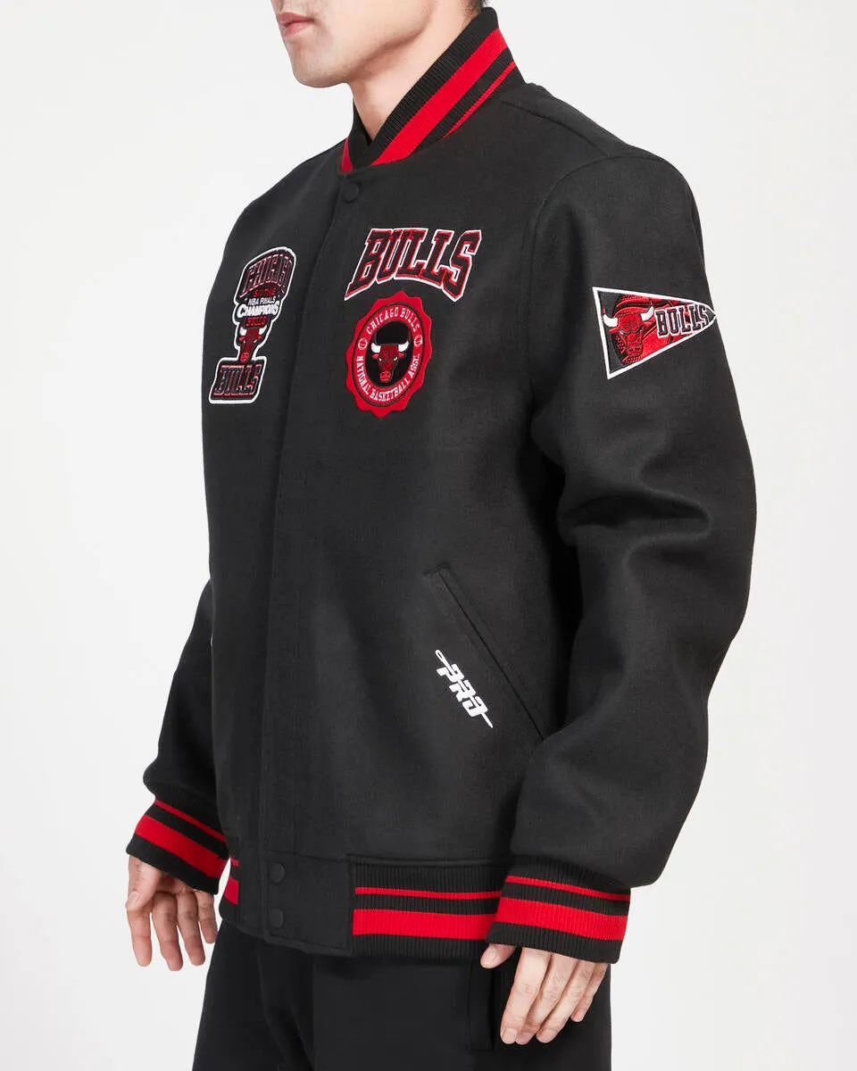 PRO STANDARD CHICAGO BULLS CREST EMBLEM RIB WOOL VARSITY JACKET (BLACK/RED/BLACK)