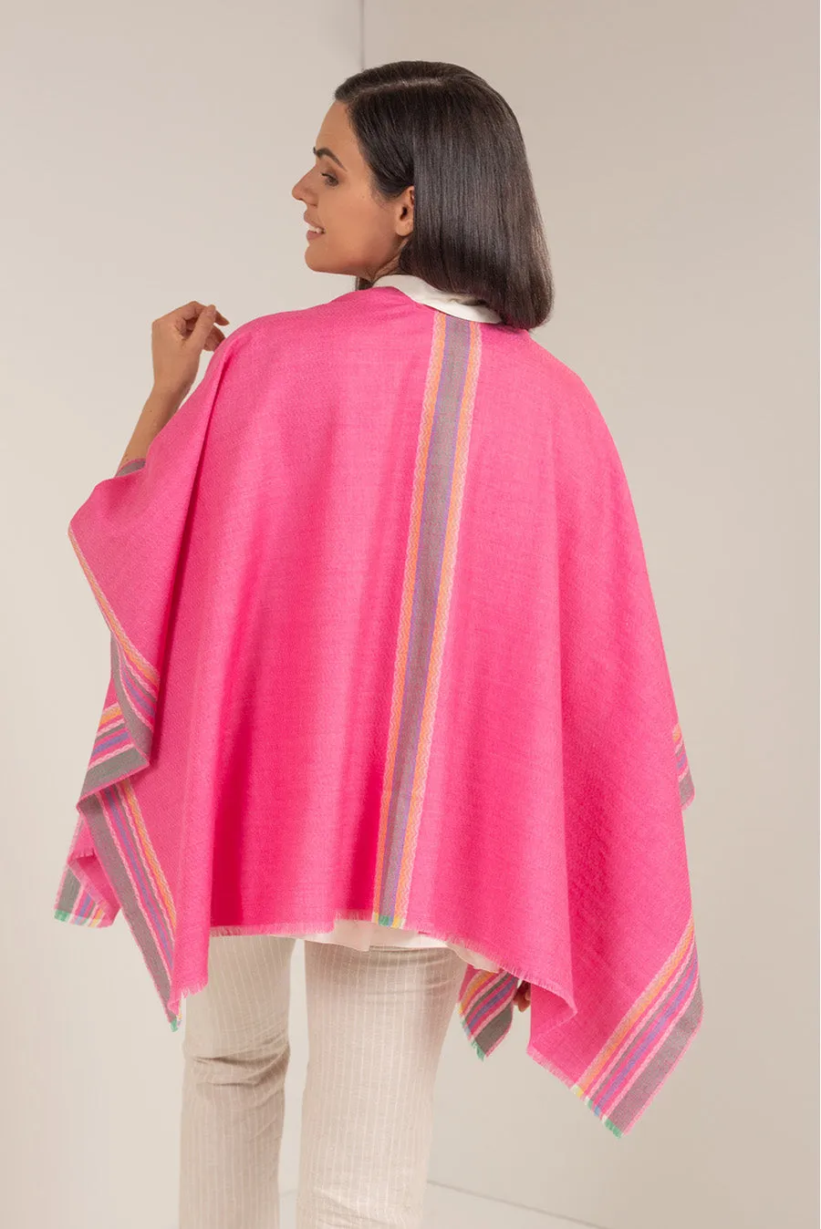 Untilted Cape Baby Alpaca Color Fucsia